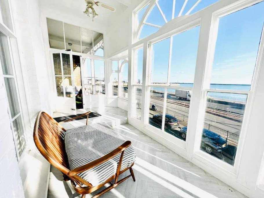 Flat 4 Marine Parade House, 1 East Cliff- Next To Dover Port, White Cliffs, Beach, Castle Exterior foto