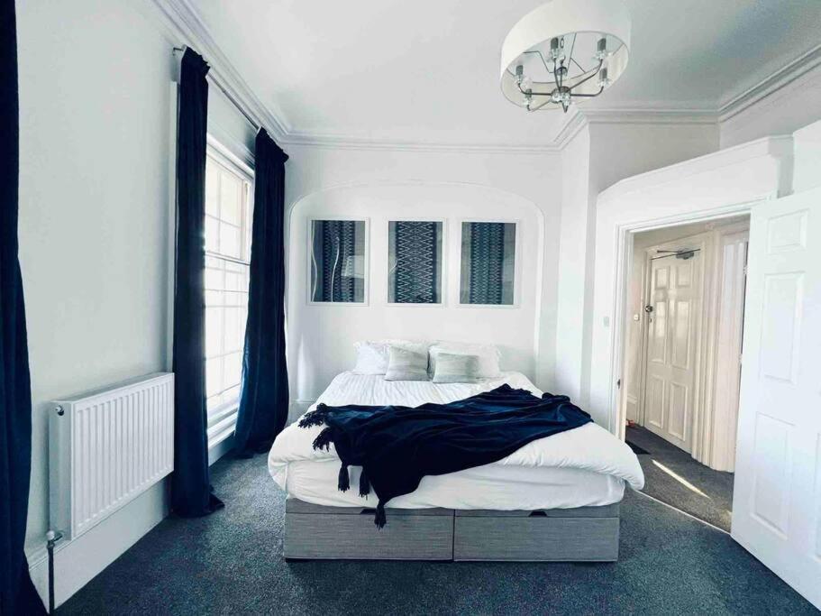 Flat 4 Marine Parade House, 1 East Cliff- Next To Dover Port, White Cliffs, Beach, Castle Exterior foto